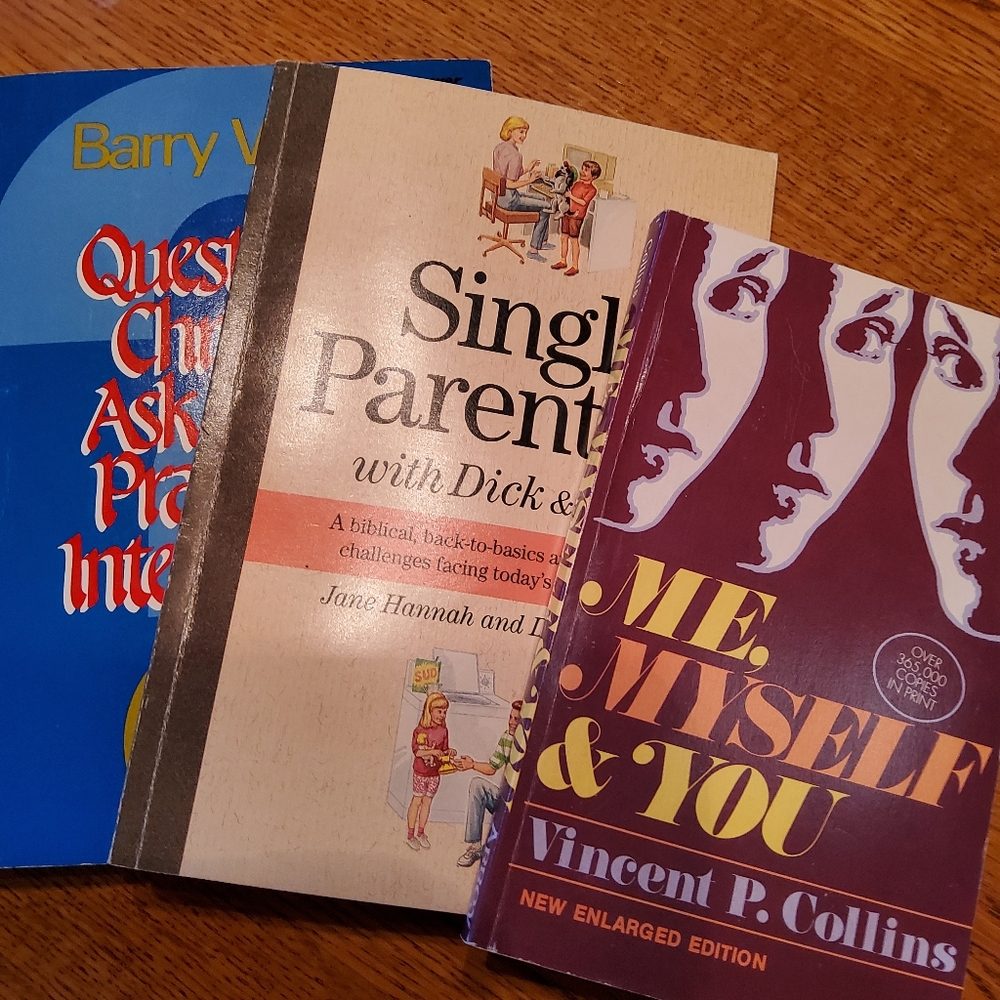 Bundle 3 Self-help books pre-owned, see Descriptions.